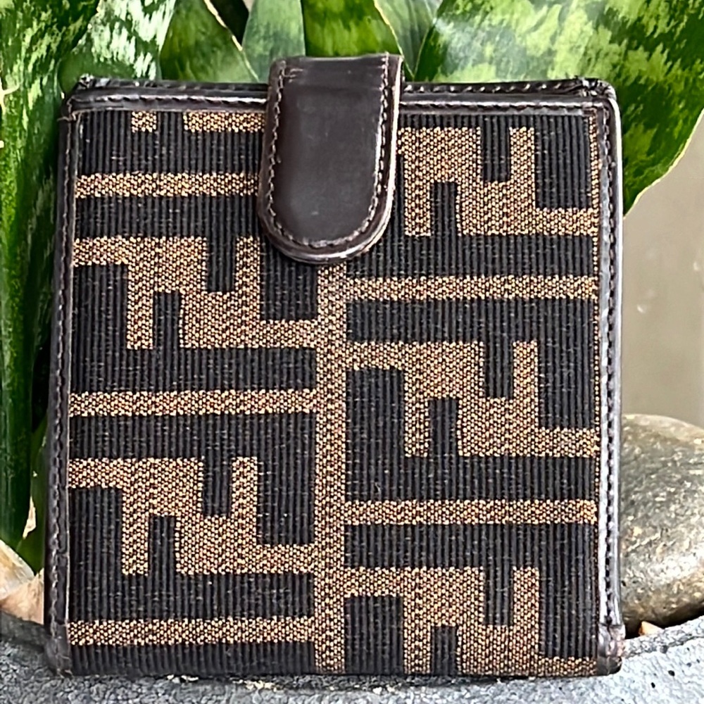 Fendi monogram wallet - Picture 1 of 8